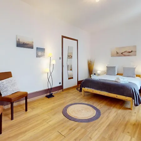 Les Cigognes D'alsace * Colmar